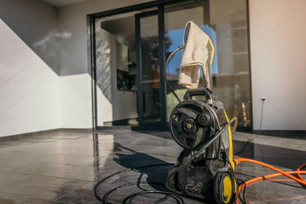Best Animal Enclosure Cleaning  in Lakewood, IL